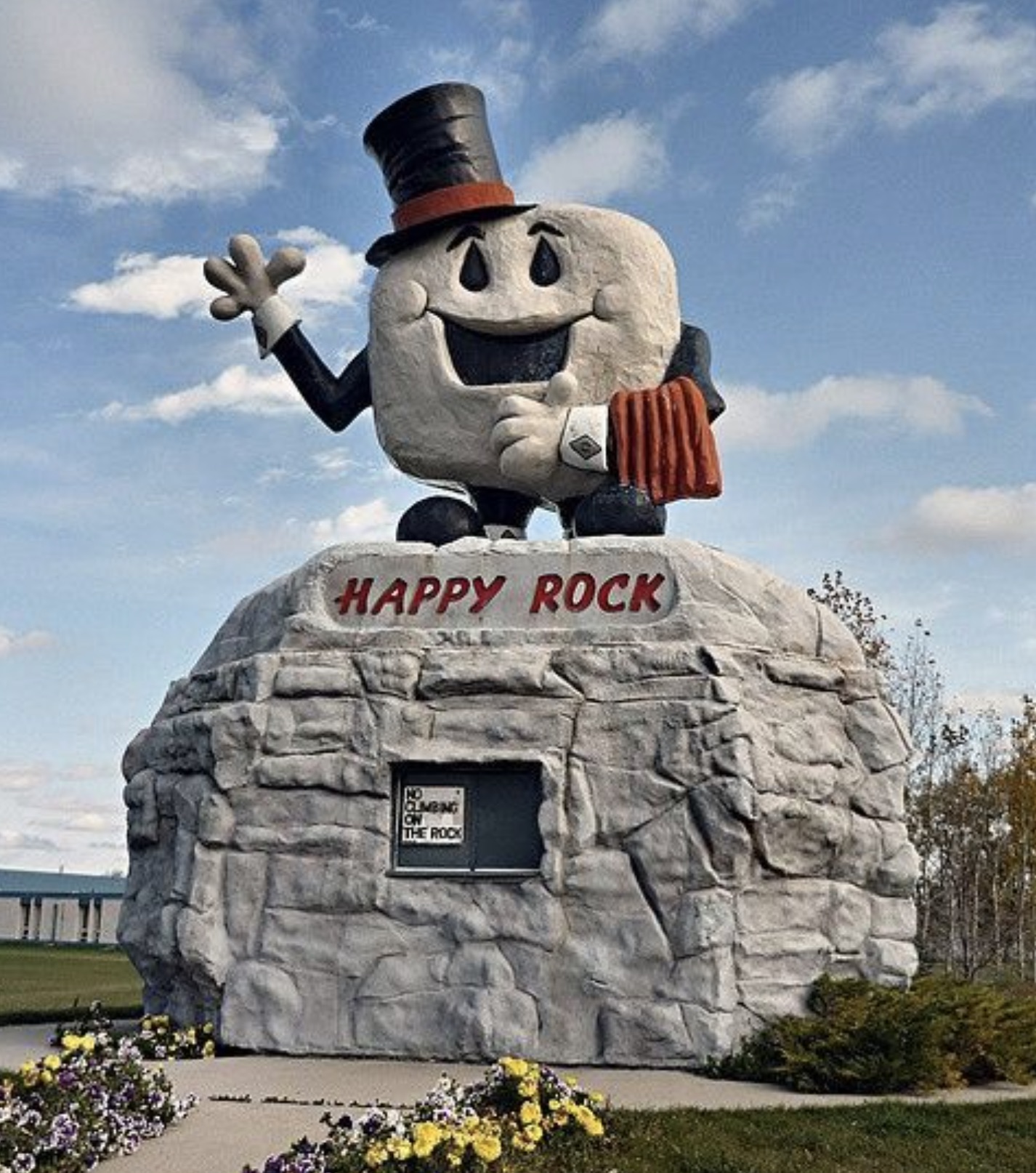 American Statues & Monuments That Can Only Exist Here